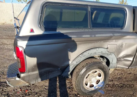 2004 Nissan Frontier Xe z USA, uszkodzony, nr VIN 1N6DD26T04C447089